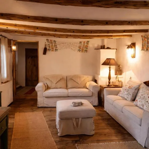 Charming Cottages in the Carpathian Mountains, hotel i Rîu Alb de Jos