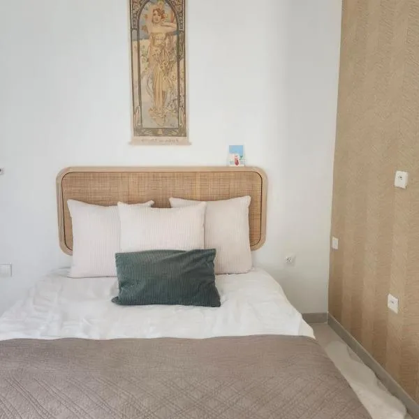 Chaleureux appartement, hotel in Nîmes