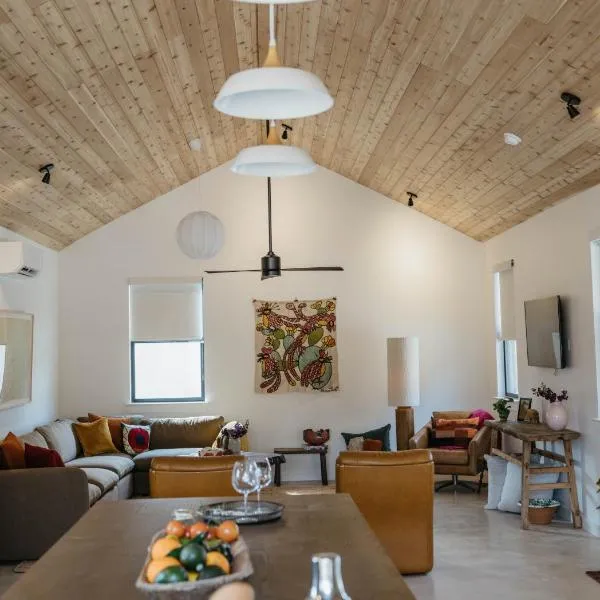 Camp Cold Springs, hotel di Concan