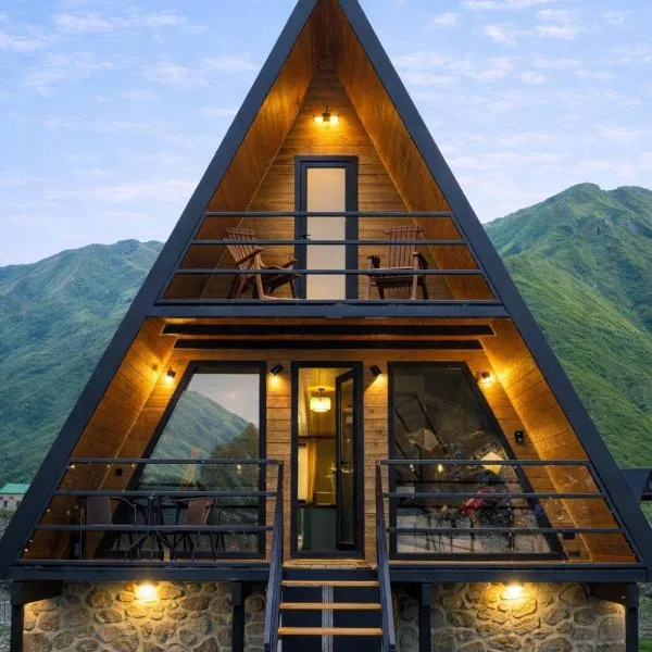 Cabin By The River Kazbegi, hotel di Kazbegi