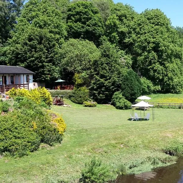 Harperfield Chalet, hotel a Lanark
