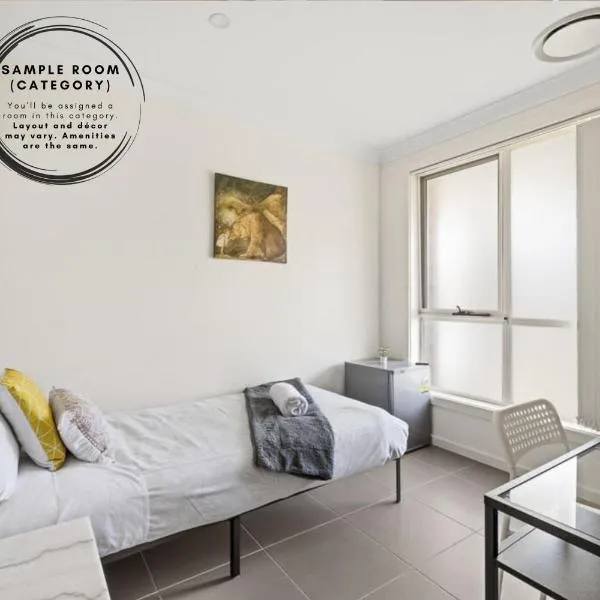 Cozy Single Room in Panania - Close to Station & Eateries - Shared Bathroom, hotel v destinaci Panania