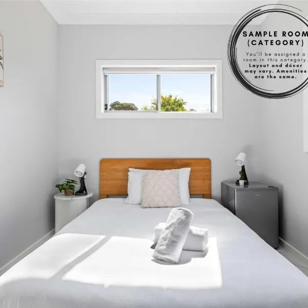 Bright and Cozy Courtyard Double Room - Near Top Ryde City Shared Amenities, hotel in Sydney