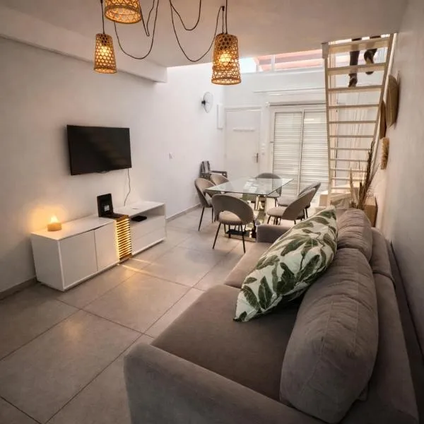 Cozy duplex with pool in Le Gosier Lagon Bleu 407, מלון בלה גוסייר