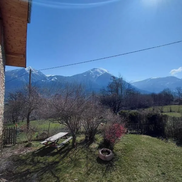 Maison au cœur des Hautes-Alpes, hotel din Chateauroux-les-Alpes