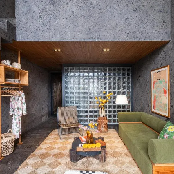 The Lima Ocean Suites Pererenan, hotel u gradu Kangu