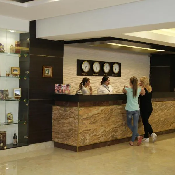 Shirak Hotel, hotel Jerevánban