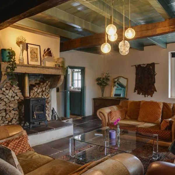 Bohemian Experience Wellness, Jacuzzi, Sauna, BBQ, Garden, Sleeps 14, hotel a Kockengen