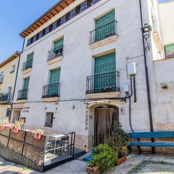 Viesnīca Hostel El Castillo by CABANA Rentals pilsētā Aniñon