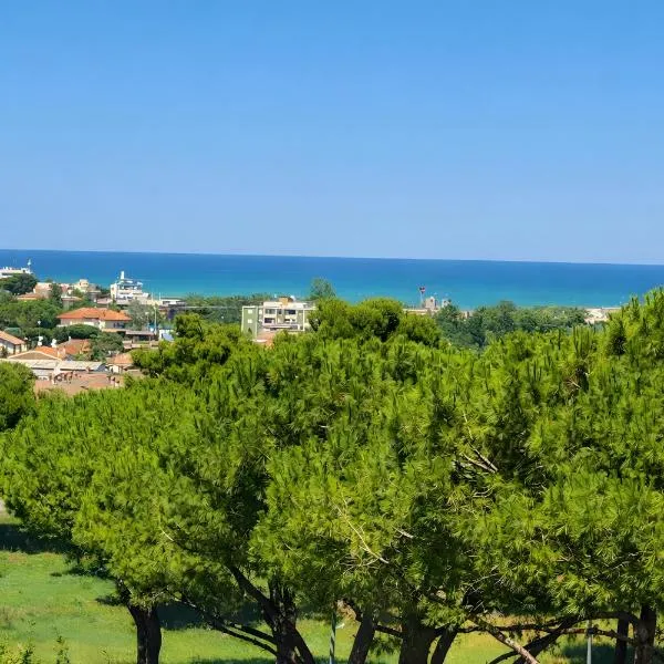 Villetta Panoramica con Giardino a Riccione, hotel a Riccione
