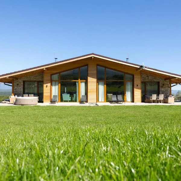 Villa Sofayla near the Pirin Golf Resort, Hotel in Bansko