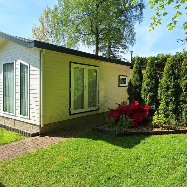Chalet op Camping de Zeven Heuveltjes, Hotel in Ees