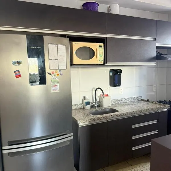 Apartamento totalmente equipado com ar condicionado e perto da UniBarretos、バレトスのホテル