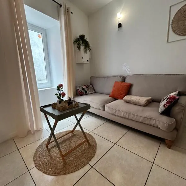 Maison de village Pieusse, хотел в Pieusse