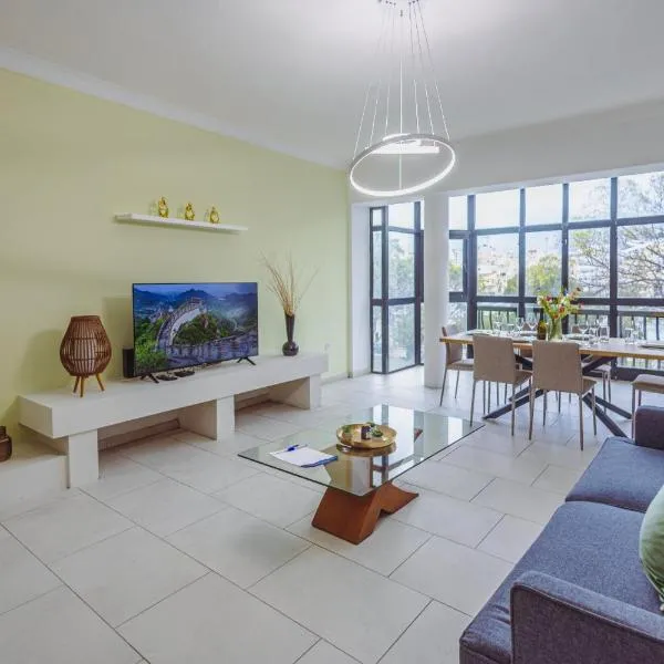 Spacious 3BR Retreat Overlooking Marina โรงแรมในมซิดา