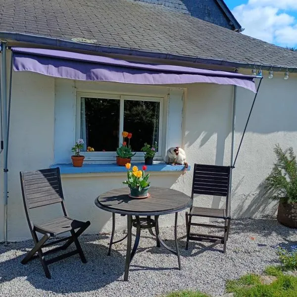 Chez Molly, hotelli kohteessa Glomel