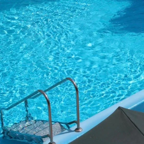 Modernes Apartment mit Pool und Sauna, hotel u gradu 'Möhnesee'