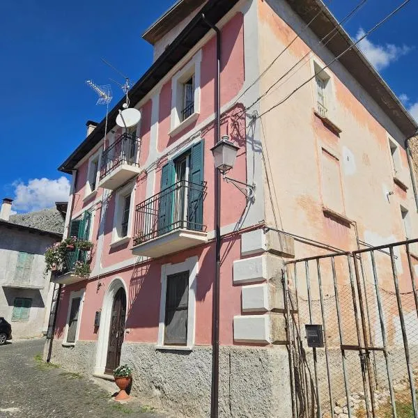 Da Papone, hotel i Massa dʼAlbe
