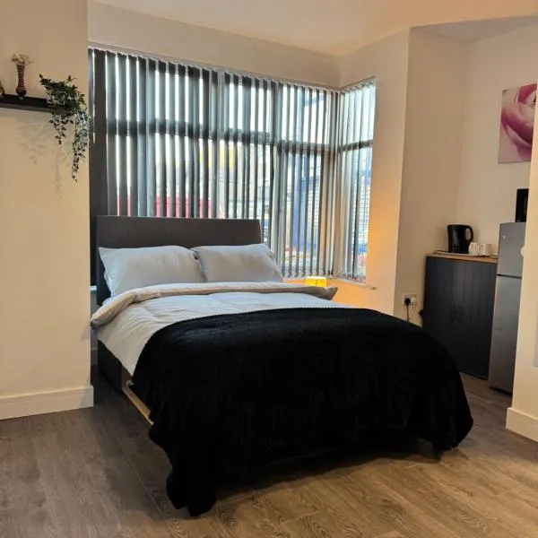 Modern Ensuite Studio Rooms, Mansfield Road, Luton, hotel in Luton