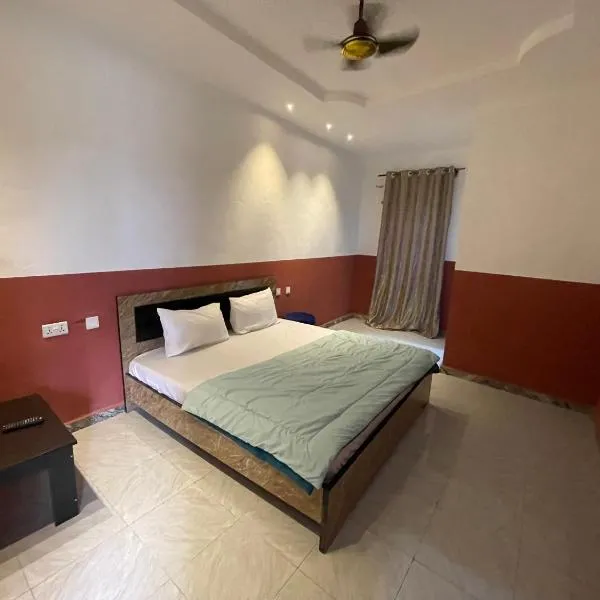 FE Purple Gold Hotel, hotel di Abuja