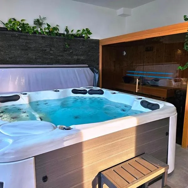 Domek z jacuzzi i sauną "Cztery Pory Roku", viešbutis mieste Čchuvas