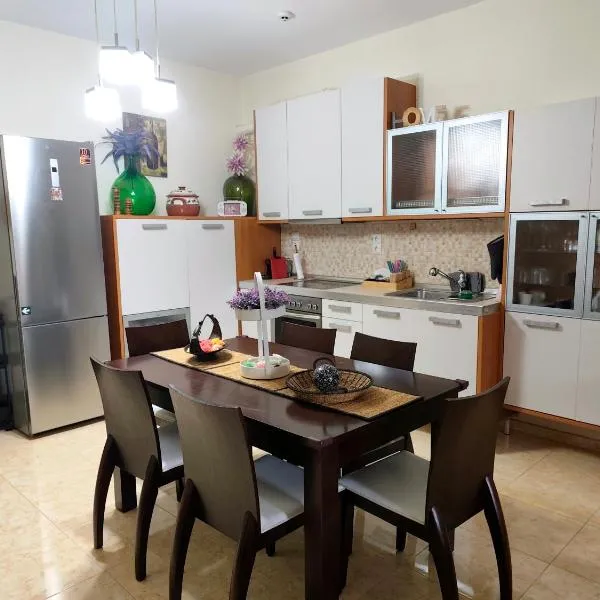 Artemis Home, hotel in Kokkini Khanion