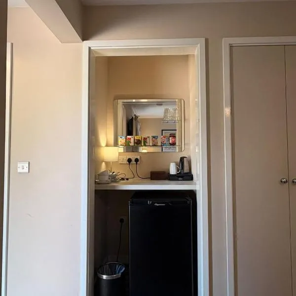 The Red Lion Bed and Breakfast، فندق في Kings Walden