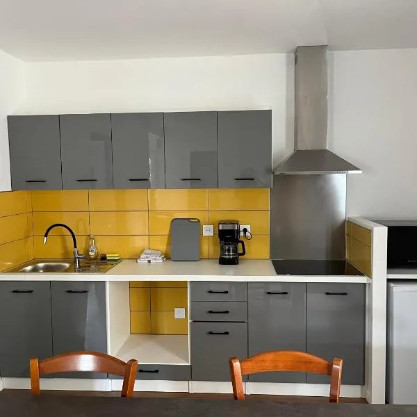 Les gîtes de Mazélise, Hotel in Mazerolles