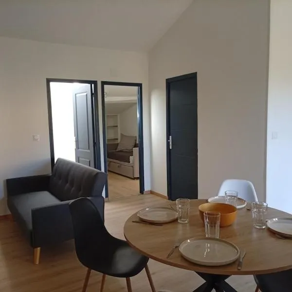 Appartement F3 équipé 3 à 4 couchages, hotel sa Ventenac-Cabardès
