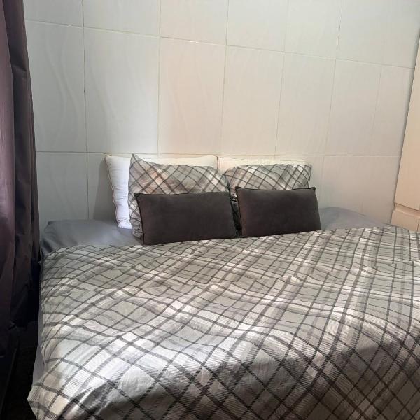 Apto inteiro em Ondina a 3 min da praia WiFi rápido ideal casal - Foto 2
