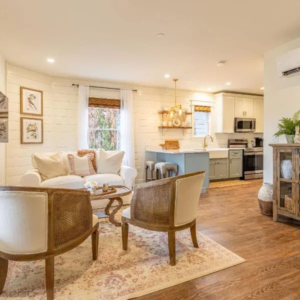 Kildahl House - Boutique Farmhouse Suite #1, hotel a West Dundee