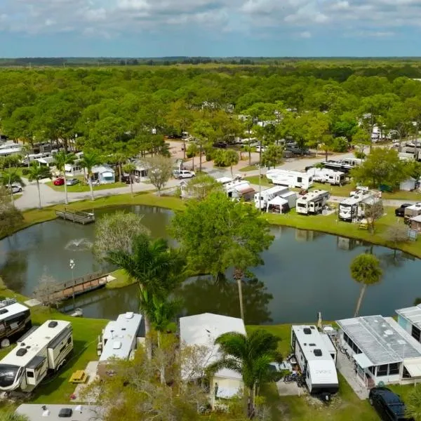 Road Runner Travel Resort, viešbutis mieste Fort Pirsas