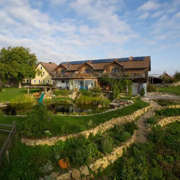 Biohof Ebenbauer – hotel w mieście Neuhofen an der Ybbs