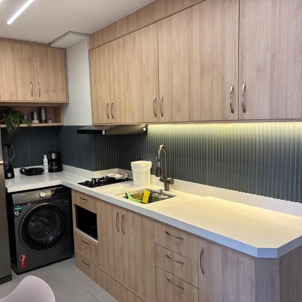 Complete 500 meters from the subway with portable air-conditioning - Foto 5
