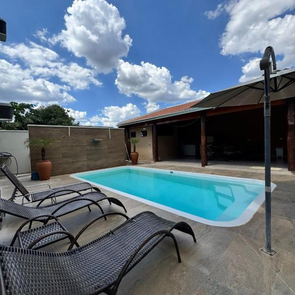 Casa Aconchegante em Bonito Mato Grosso do Sul com área social compartilhada com Suites independentes