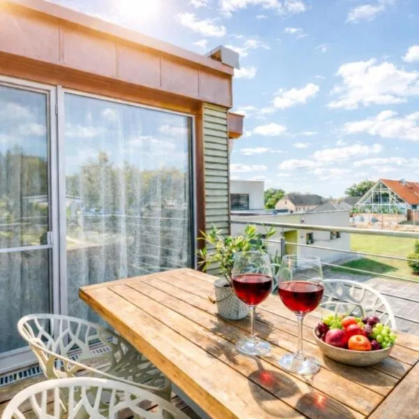 Schäfers - Ihr Wohlfühlort - Hochwertige Ausstattung, Naturgrundstück mit Bachlauf, Terrassen, WLAN, Parken - an 2 Seen bei Leipzig โรงแรมในโกรสเพิสนา