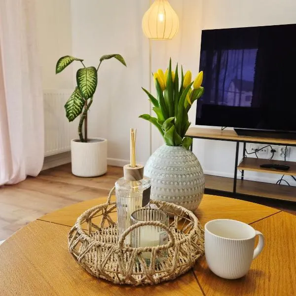 Bella Vista - Apartament z ogrodem - Parking w garażu - 4 os, hotel di Kielce