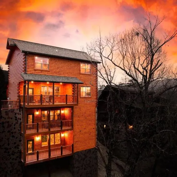 Pigeon Forge Cozy Cabin - Sleeps 14, Indoor Pool, HotTub, Arcade, Pets Welcome, hotel em Pigeon Forge