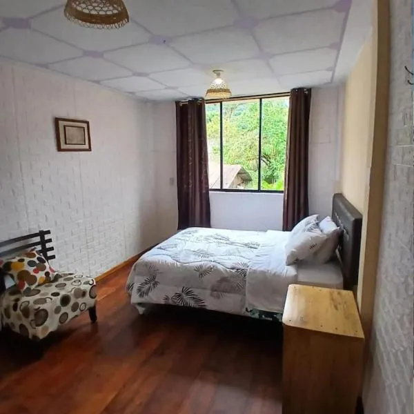 Golden Bird, hotel em Mindo