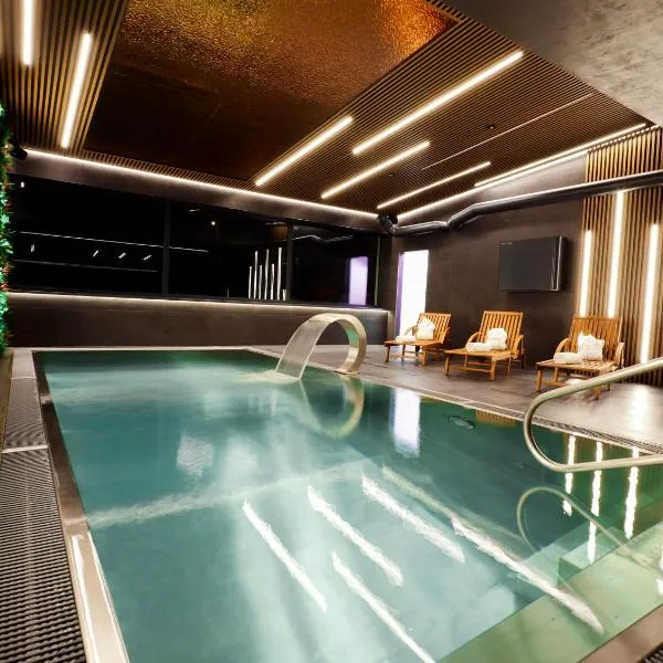 Hotel Sněžné، فندق في Sněžné