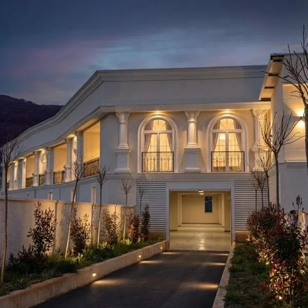 Leo Hotel, hotel sa Kukës