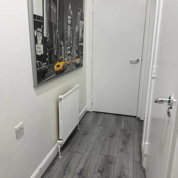 Zikach Apartment Near to Glasgow Airport, hotel en Renfrew