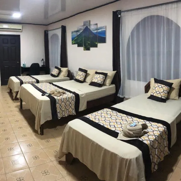 Liberia में, होटल HOTEL DEL RiO