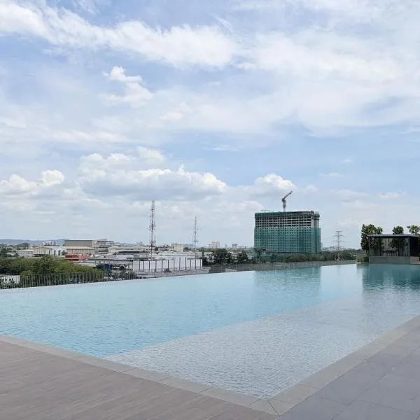 Cozy Luxury Couple Suite at Tropicana Metropark, hotel in Subang Jaya