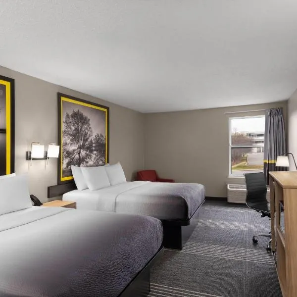 Super 8 by Wyndham Chattanooga East - Hamilton Place, hotell i Tyner