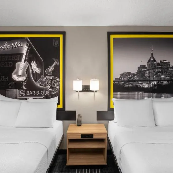 Super 8 by Wyndham Chattanooga East - Hamilton Place, hotell i Tyner