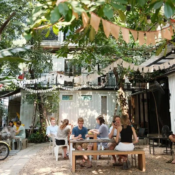 The Yard Bangkok Hostel – hotel w mieście Bangkok