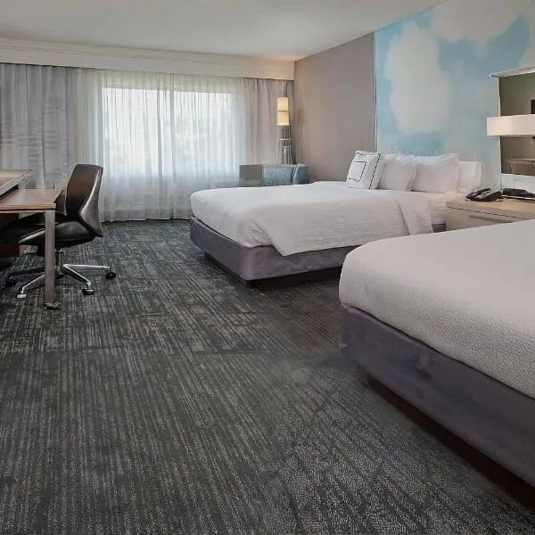 Comfort Inn & Suites Bethlehem Lehigh Valley Airport، فندق في بيت لحم