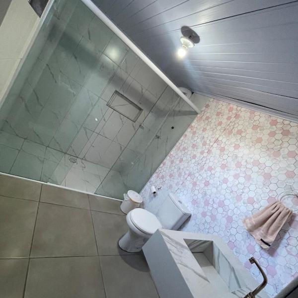 Casa com 2 quartos, piscina c aquecimento solar, sinuca e churrasqueira perto da praia - Foto 3