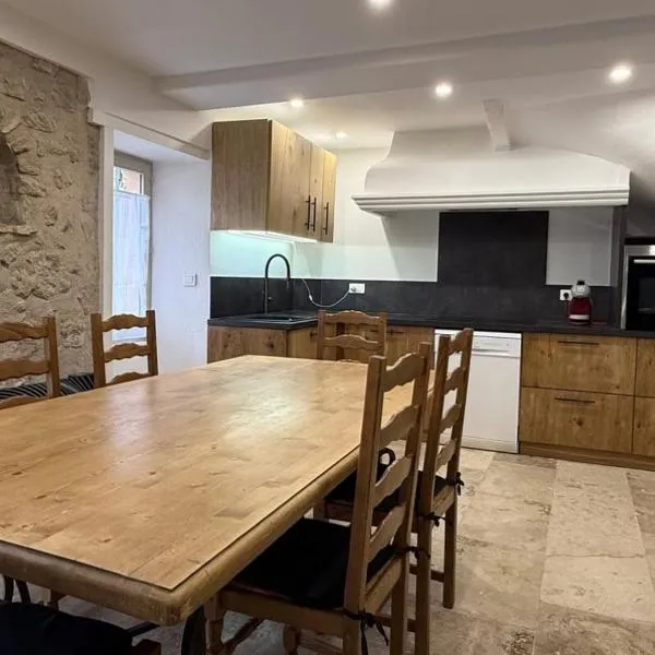 Nouveau, maison de village Paula, hotel en La Bastide-des-Jourdans